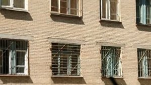 Психбольница. Психушка. Зона прогулки психбольных