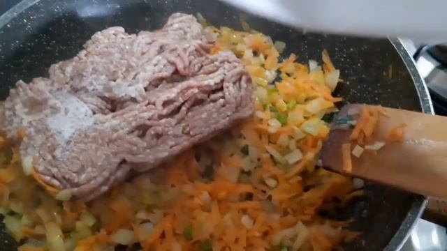 pasta  alla bolognese. макарони  болоньєзе.