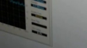 Работа жесткого диска без верхней крышки.