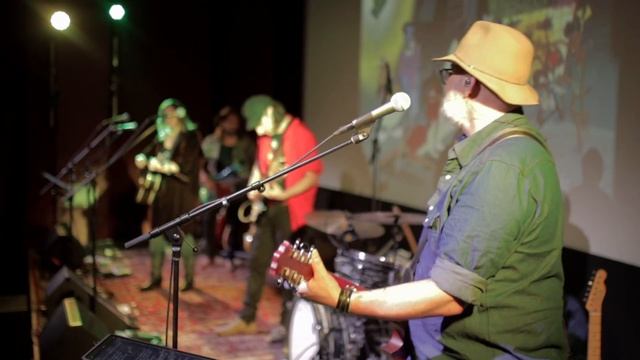 Harlem Shuffle (Rolling Stones cover) - The Album Show - live at Avoca Beach Theatre смотреть онлайн