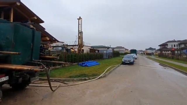 Бурение скважины на воду в Истре - демонстрация буровой установки