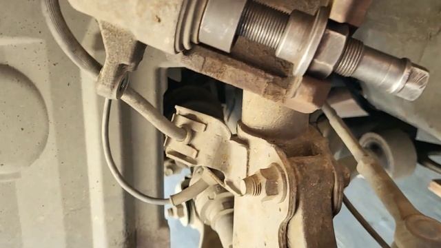 Меняем тормозные  диски и колодки на Ниссан Х-Трейл (Т-30). Чеснок готов, пора убирать. 2023г. смотреть онлайн