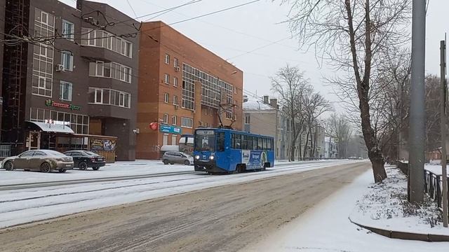 Трамвай 71-617 [№231] по 6 маршруту и 71-605ТН [№197] по 1 маршруту смотреть онлайн