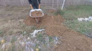 Выгребная Яма Своими Руками 1 часть. Копаем и копаем...