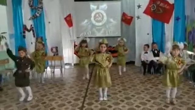 Танец средней группы "Катюша"