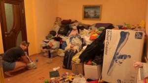 VLOG Нам привезли мебель. Лимон царапает Настю.