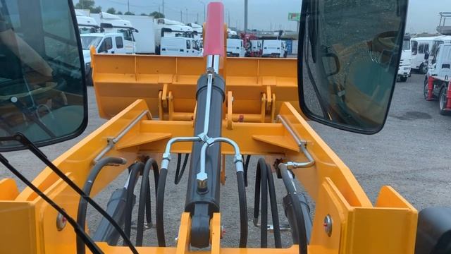 Обзор кабины и органов управления фронтального погрузчика GRANIT ZL28 (часть 2)