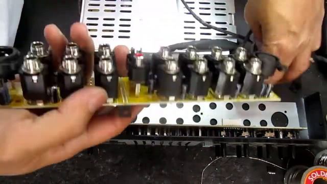 SPEAKER AKTIF BEHRINGER ULTRATONE KXD15 MENGELUARKAN SUARA NOISE смотреть онлайн