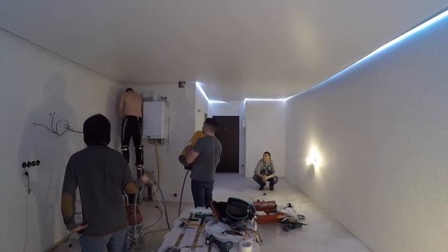 Парящий натяжной потолок с RGB-подсветкой
