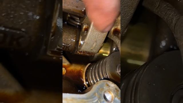 Регулировка клапанов Рено Ларгус 8 кл 1.6 смотреть онлайн