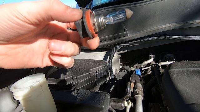 How to replace change Headlight bulbs in 2009-2015 Honda Pilot смотреть онлайн