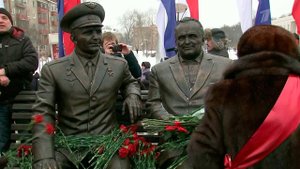 В Подмосковье торжественно открыли памятник и памятную доску в честь юбилея Сергея Королева