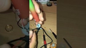 Как заправлять и сколько надо держать на зарядке одноразовую электронную сигарету