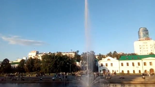 Фонтан в Историческом сквере Екатеринбурга смотреть онлайн