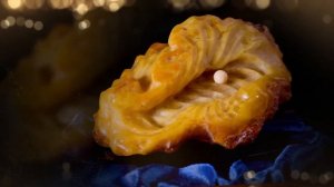 Янтарная ракушка с жемчужиной. Сувенир из балтийского янтаря. Baltamber