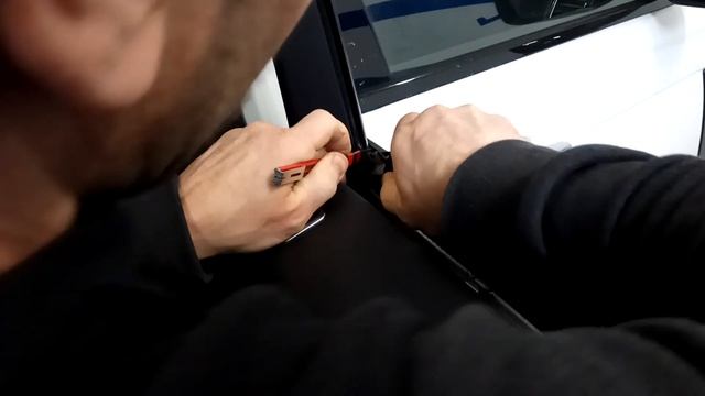 Как снять уплотнитель Range Rover vogue смотреть онлайн