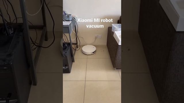 Mi Robot Vacuum-Mop Essential