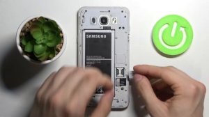 Где найти слот под SIM / SD карту на Samsung Galaxy J7 и открыть его