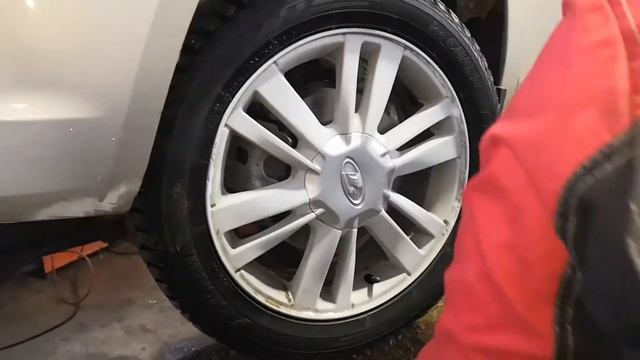 Веста1.8 робот замена масла на почти юбилейном 100000ом пробеге.