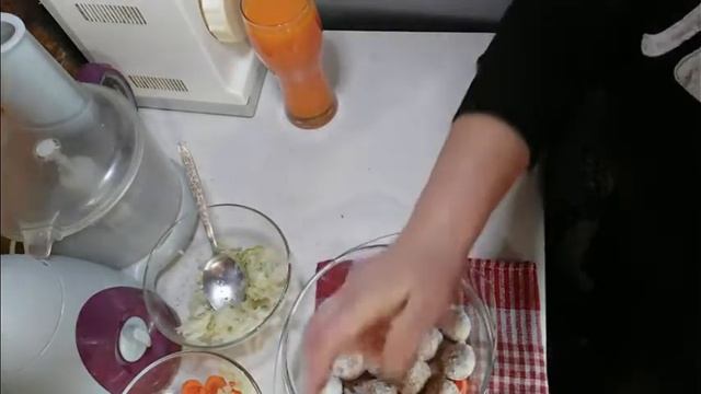 Мясные тефтели с кабачком в духовке!!!