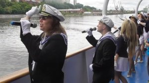 "Лето, лето, лето, лето твоих губ, твоих глаз" творческая группа теплохода "Козьма Минин"