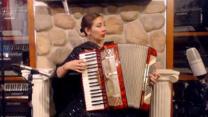 6418 - Red Gold Barcarole Magister Piano Accordion LMM 37 96 $799