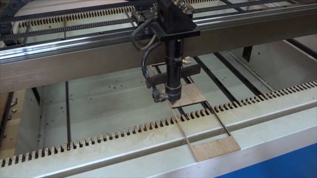 Пиленый шпон. Гравировка обложек для блокнота из пиленого шпона смотреть онлайн