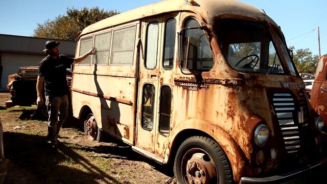 Turnin Rust| Исследуем огромную коллекцию брошенных классических автомобилей