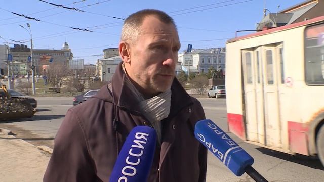 На уборку улиц Иванова выходят поливальные машины и дорожные пылесосы смотреть онлайн