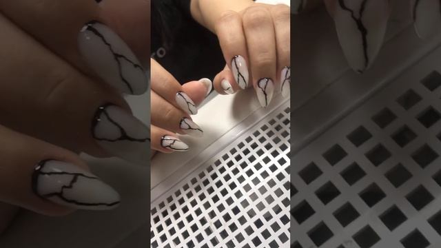 Этот тренд на долго засел в наших сердечках? #маникюр #подпишись #рекомендации #топ #genetik#bloom смотреть онлайн