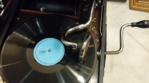 Ирина Бржевская - Геологи. Патефон «His Master's Voice»