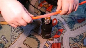 Гнём акриловую трубку.