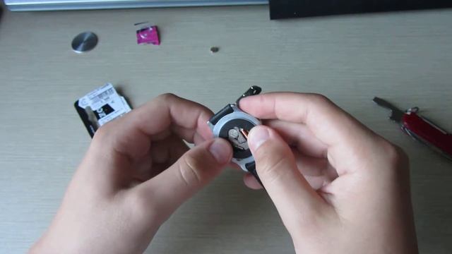 Меняем батарейку в часах сами!