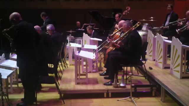 The Benny Goodman Orchestra's Famous 1938 Carnegie Hall Concert-Sometimes I'm Happy смотреть онлайн