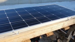 Реальное измерение солнечной энергии одной горизонтальной панелью 100 Вт