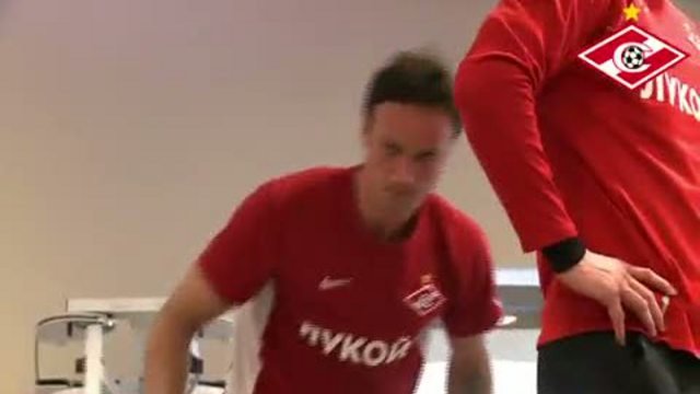 ТРЕНИРОВКА В ТРЕНАЖЕРНОМ ЗАЛЕ
