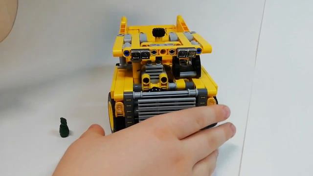 Lego обзор. Lego Technic Карьерный самосвал смотреть онлайн