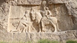 Иран. Гробницы Накше-Рустам