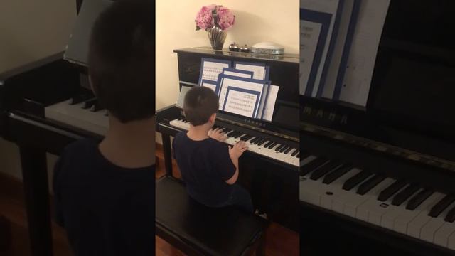 6 Year Old Plays, "Buzzy Bee", Piano, Keymaster