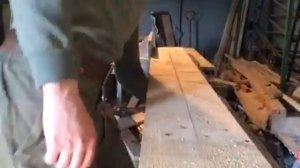 Распускаем необрезную доску самодельной циркулярной пилой