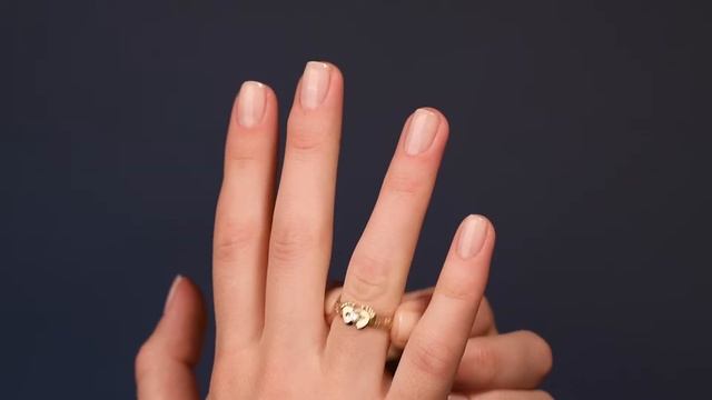 Золотое кольцо с детскими пяточками (Music moments by Shane Ivers www.silvermansound.com) смотреть онлайн