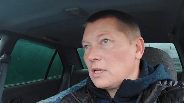 Купил Боксёрскую грушу и повесил в общественном месте.