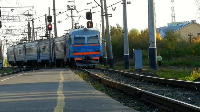 Казанский экспресс ЭР9е-646 с сообщением Ижевск - Казань