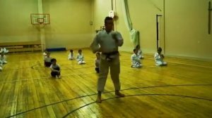 Это видео экзаменационной программы на 10 кю (белый пояс)