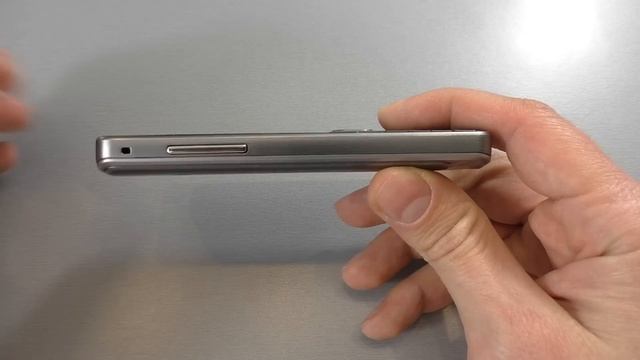 Unboxing SAMSUNG GT-S5611 Utopia silver смотреть онлайн