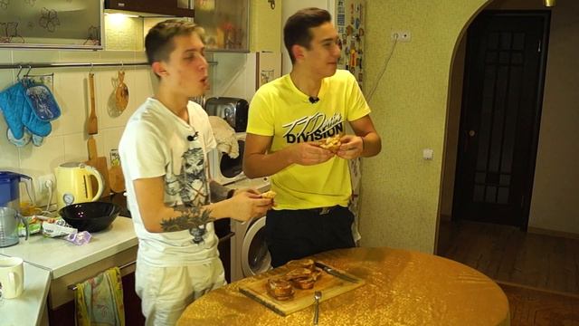 Питательный салат и "Ленивая" шарлотка#выжитьнасотку смотреть онлайн