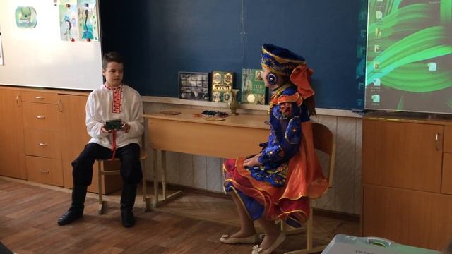 Фрагмент урока литературы в 5 классе по сказу П.Бажова. смотреть онлайн