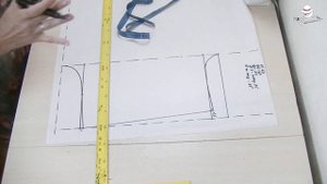 Построение выкройки самых простых школьных брюк на мальчика.