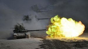 Российский танк в одиночку встретил вражескую колонну под Новоавдаровкой.