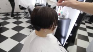 Женская короткая стрижка.Техника градация / Graduation. Short women haircut